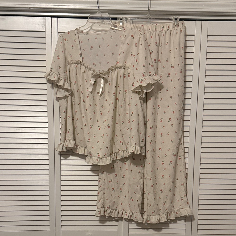 ❤️ 5/$25 - SHEIN Ruffle PJ Set - sz 0XL